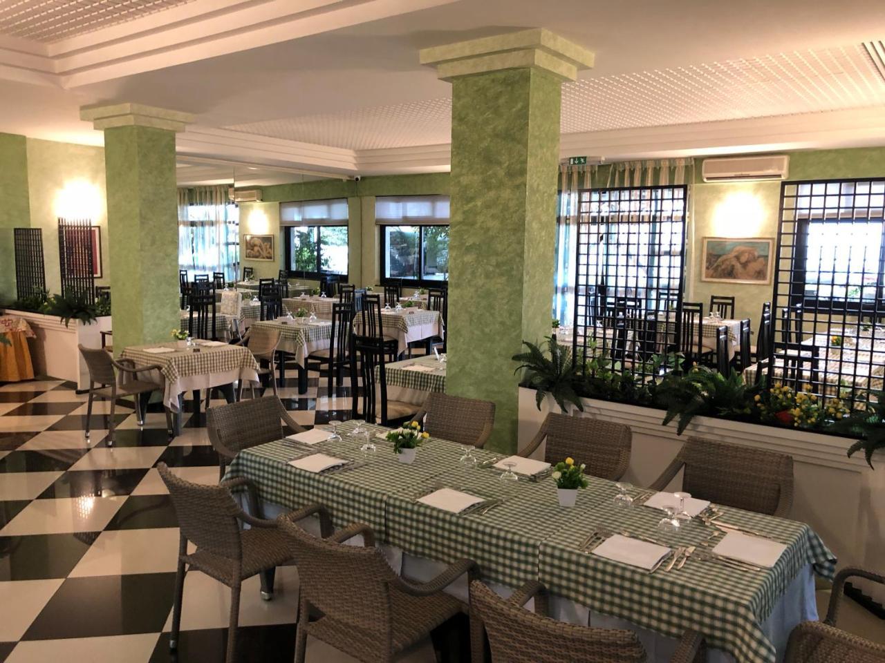 Hotel Ristorante Stellato Trebisacce Exterior photo
